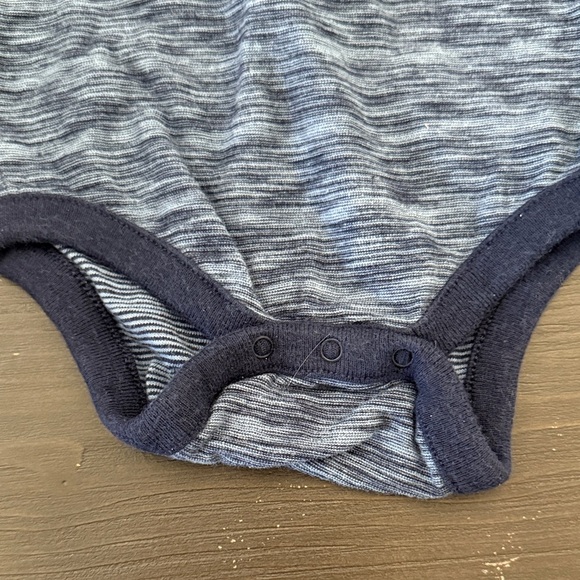 GAP Blue Long Sleeve Bodysuit - Picture 4 of 4